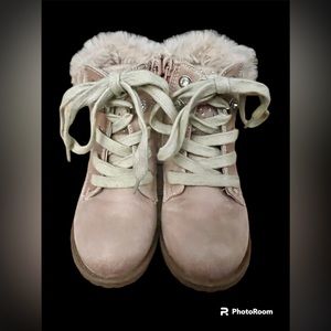MIA GIRLS SZ 9 FASHION LT. PINK BOOTS WITH SPARKLING TONGUE AND RHINESTO…🫶